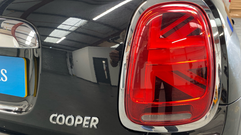 MINI Hatchback 1.5 Cooper Exclusive II 3dr Petrol Hatchback